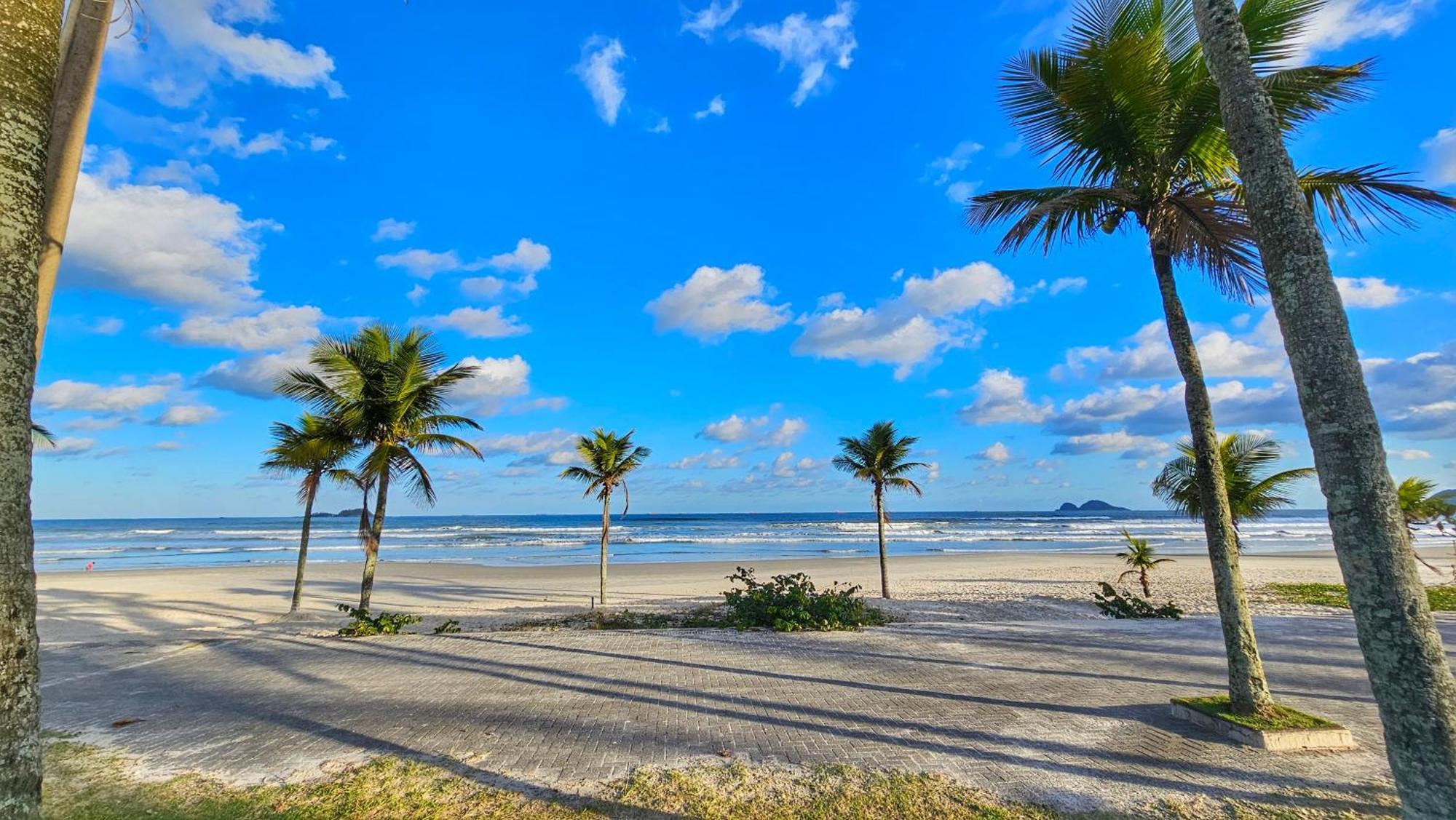 グァルジャーPraia Da Enseada - Predio Com Area De Lazer E Garagemアパートメント エクステリア 写真